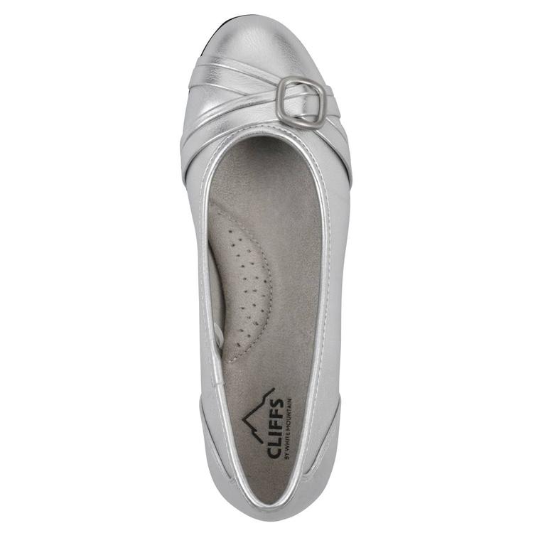 Womens Cliffs by White Mountain Calming Flats