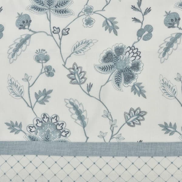 J. Queen New York Blue Garden 4pc. Queen Comforter Set