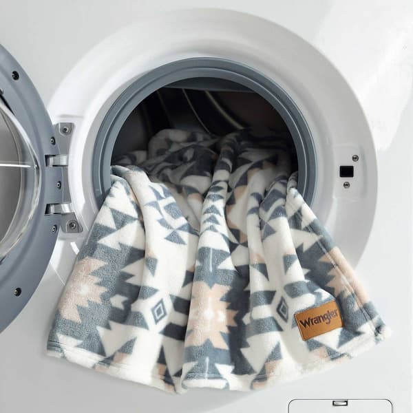 Wrangler Dakota Plush-Fleece Throw