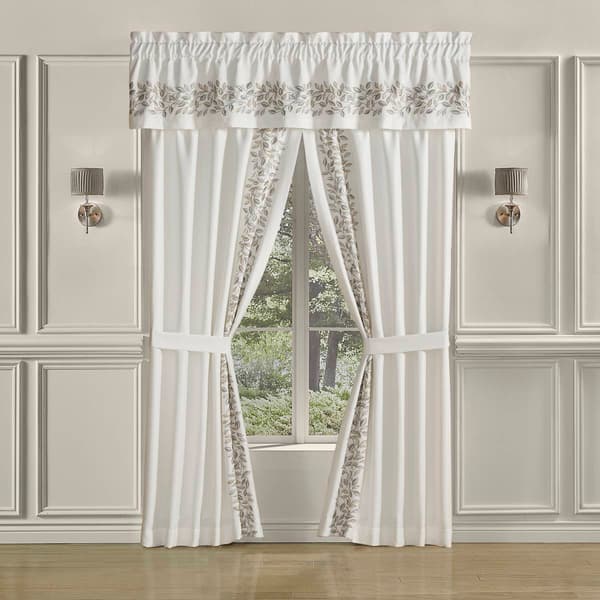 Royal Court Laurel Bedding Collection