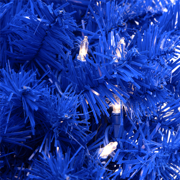 Northlight 24in. Royal Blue Pre-Lit Pine Christmas Wreath