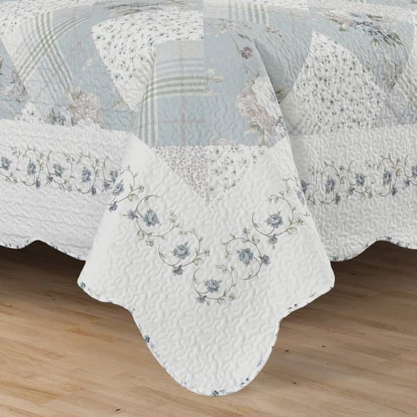 Royal Court Bungalow Spa 3pc. Reversible Quilt Set