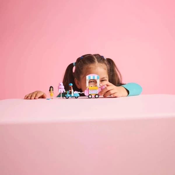 LEGO&#174; Friends Cotton Candy Stand & Scooter