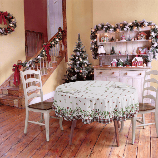Avanti Holly Plaid Tablecloth