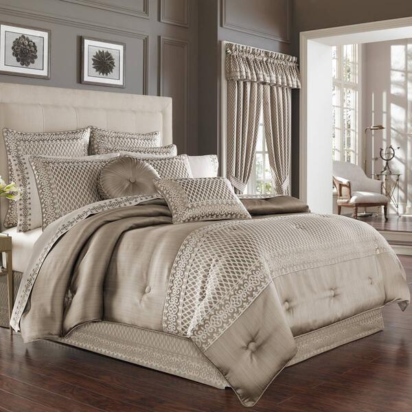 Five Queens Court Beaumont 4pc. Comforter Set - image 