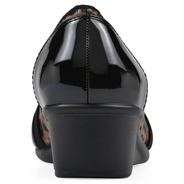 Womens Cliffs by White Mountain Bowie Wedge Pumps