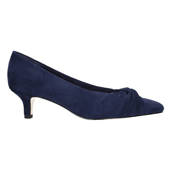Womens Bella Vita Pettigrew Kitten Heels