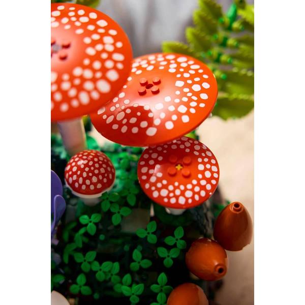 LEGO® Botanicals Woodland Mushrooms