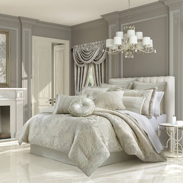 J. Queen New York Leonardo 4pc. Queen Comforter Set