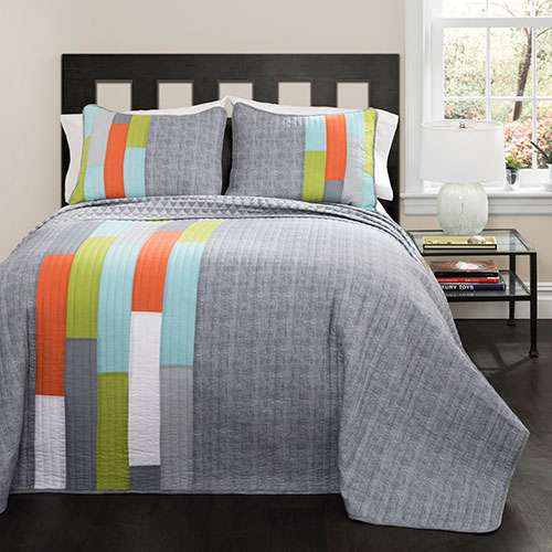 Open Video Modal for Lush Decor(R) Shelly Quilt Set