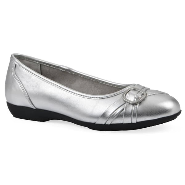 Womens Cliffs by White Mountain Calming Flats