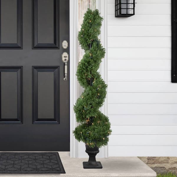 Northlight Seasonal 4.5ft. Pre-Lit Artificial Cedar Spiral Tree