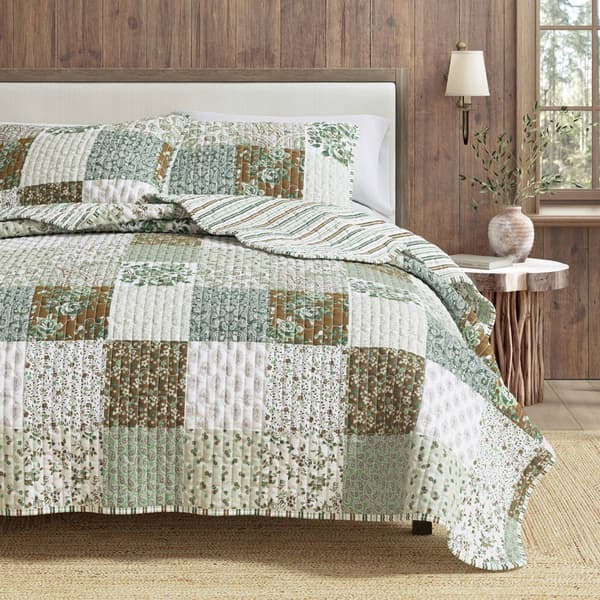 FreshFolds Damia 3pc. Reversible Paisley Patchwork Quilt Set
