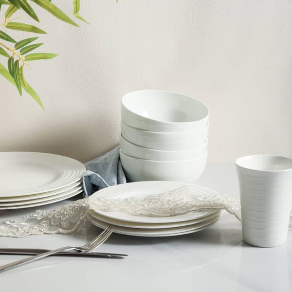 Stone Lain Eleanor 16pc. Bone China Dinnerware Set