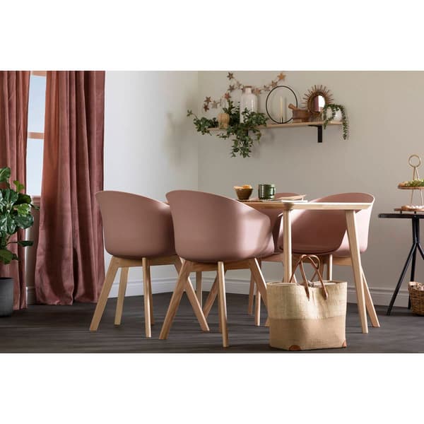 South Shore Flam Chair with Wooden Legs