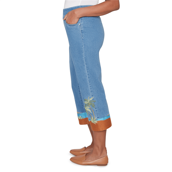 Womens Alfred Dunner Beachcomber Beach Embroidery Denim Capris