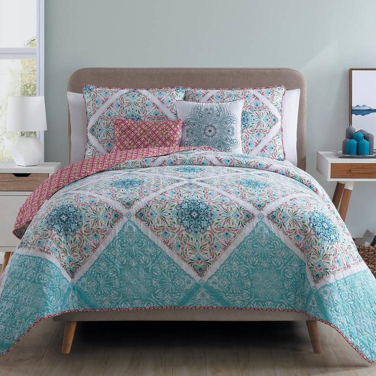 VCNY Home Windsor Reversible Medallion Multicolor Quilt Set