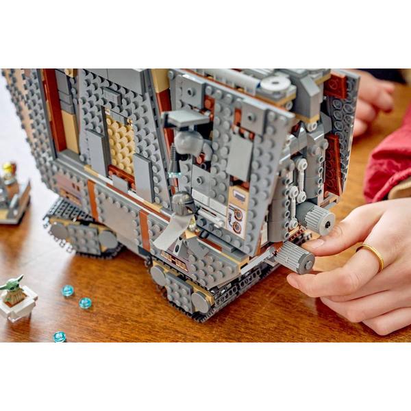 LEGO Star Wars® Offworld Sandcrawler™ and Mudhorn