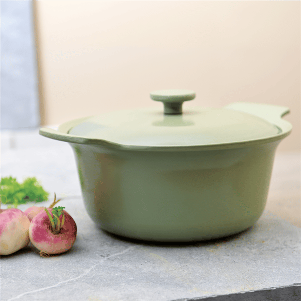 BergHOFF Ron Cast Iron 10in. 4.4qt. Dutch Oven with Lid