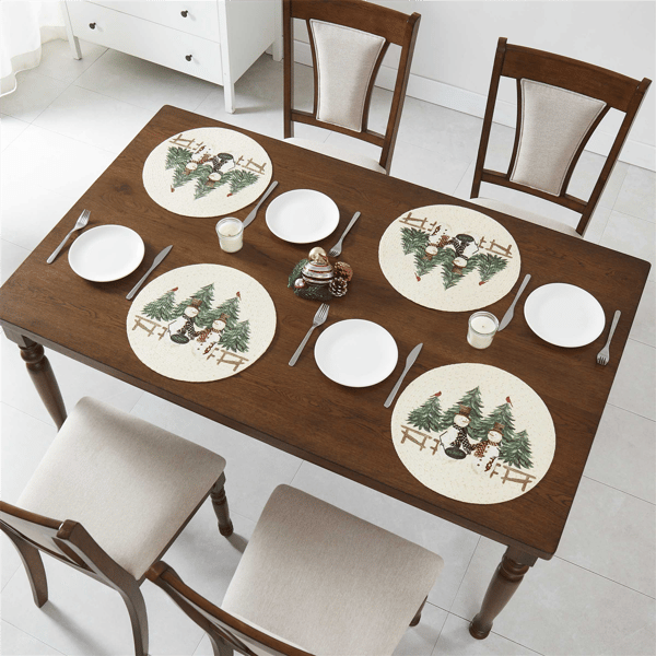 Avanti Linens Country Snowman Round Placemats - Set of 4