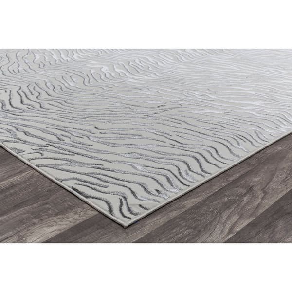 CosmoLiving by Cosmopolitan™ Hazel Tiger Area Rug