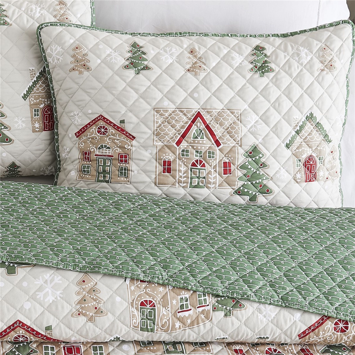Avanti Gingerbread House 3pc. Reversible Quilt Set