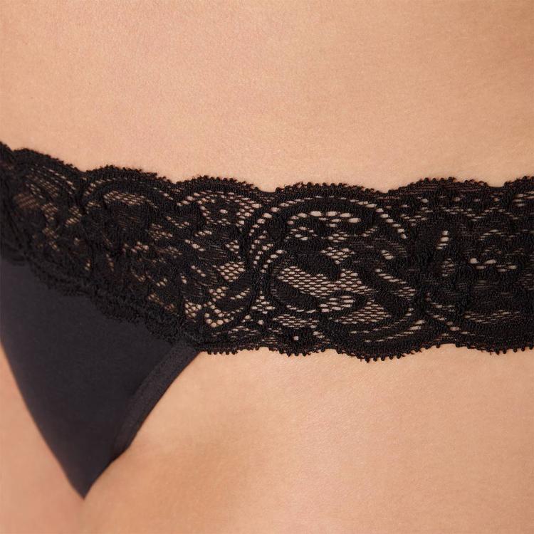 Womens Maidenform® Everyday Pretty Lace Thong - DMPLTH