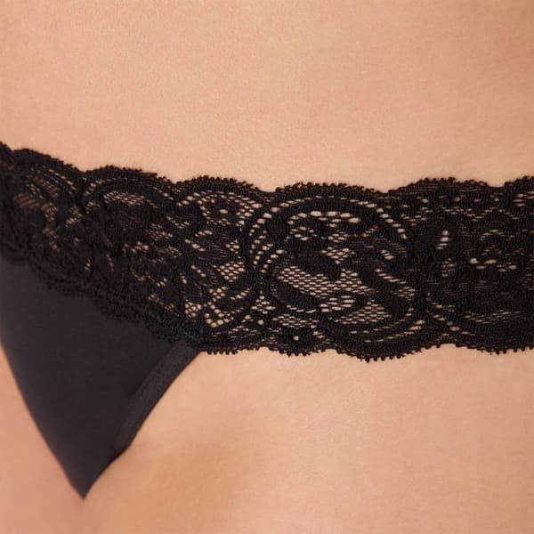 Womens Maidenform® Everyday Pretty Lace Thong - DMPLTH