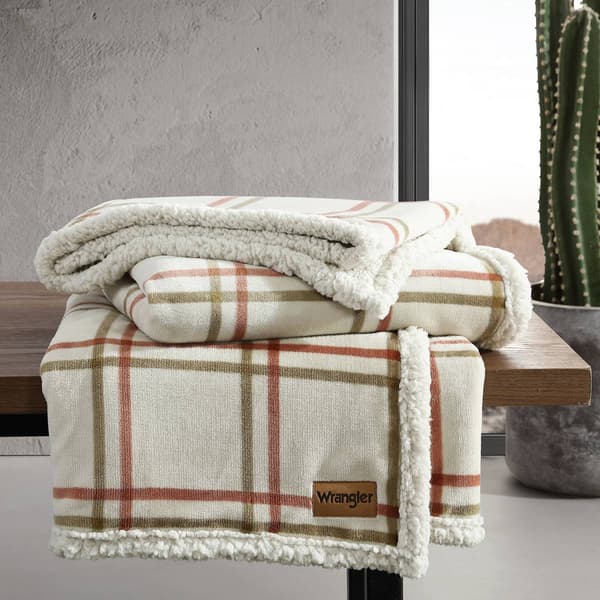 Wrangler Colt Plush Reversible Sherpa Throw