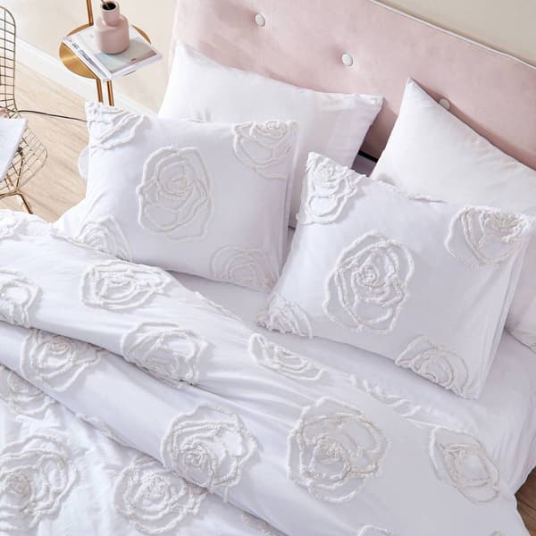 Betsey Johnson Rambling Rose Cotton White Duvet Set