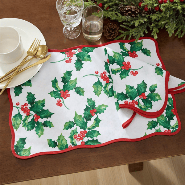 Threadmade Vintage Holly Scallop Border Napkins - Set of 4