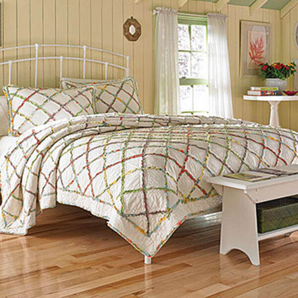 Laura Ashley(R) Ruffle Garden Quilt - image 