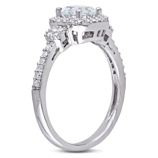 Gemstones Classics&#8482; 10kt. White Gold Cushion Cut Aquamarine Ring