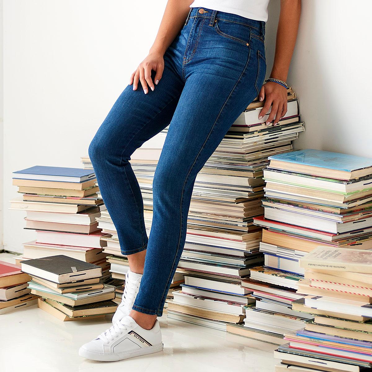 Juniors Celebrity Pink Free Spirit Curvy High Rise Denim...