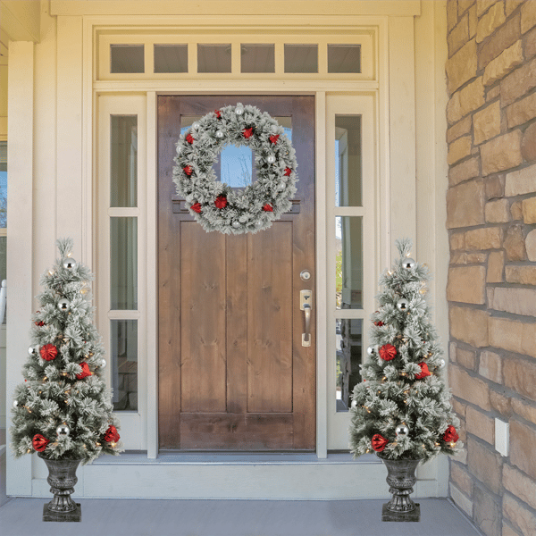 Northlight Dual Color LED Snowy Bristle Pine Christmas Wreath