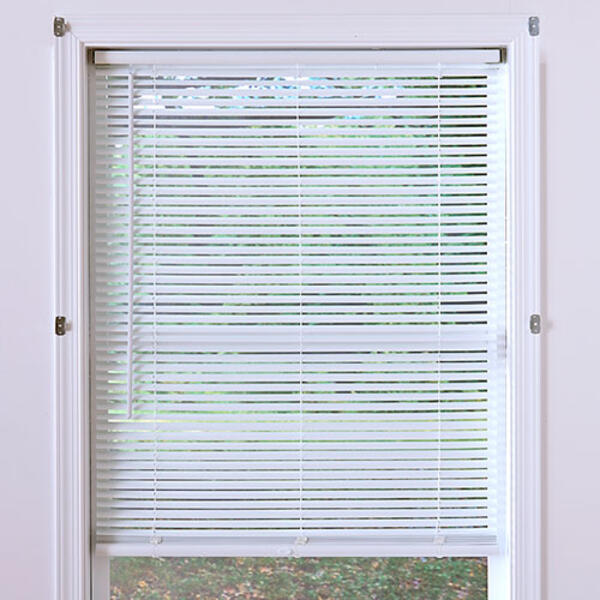 Deluxe Sundown Room Darkening Gii Cordless Blind - image 