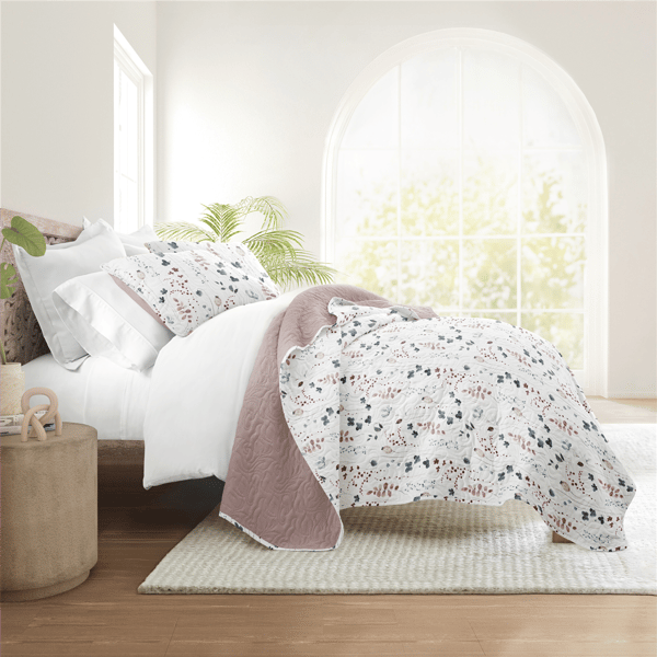 Soft Essentials Ultra Soft Poppy Bloom Reversible Quilt Set