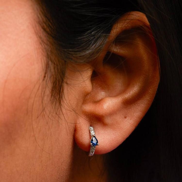 Haus of Brilliance 10kt. White Gold Blue Sapphire Hoop Earrings