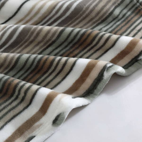 Wrangler Coyote Sands Plush-Fleece Blanket