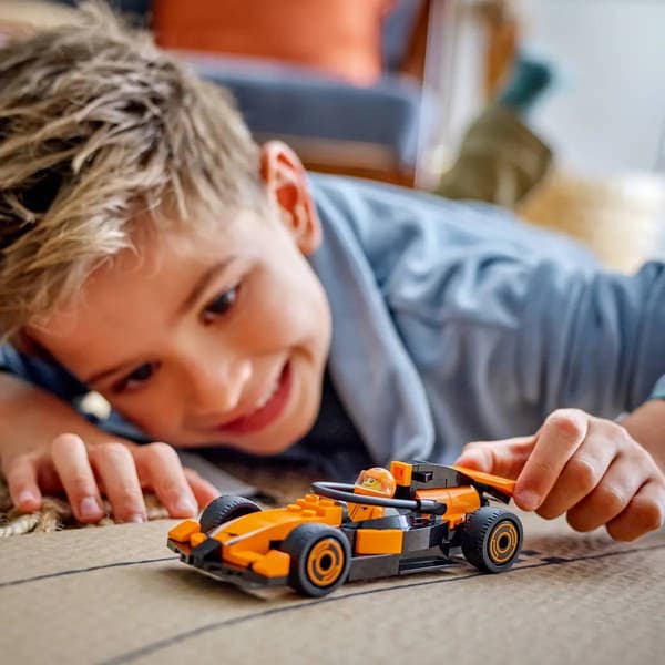 LEGO® CITY F1® Driver with McLaren Race Building Kit