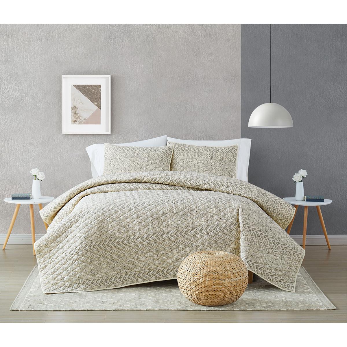 Brooklyn Loom Chase Reversible Quilt Set