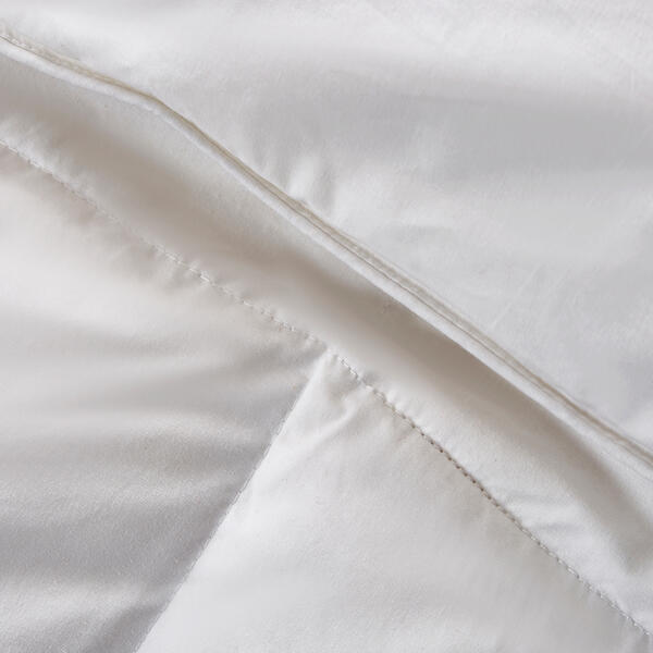 Serta® 233 Thread Count Goose Feather Down Fiber Warm Comforter