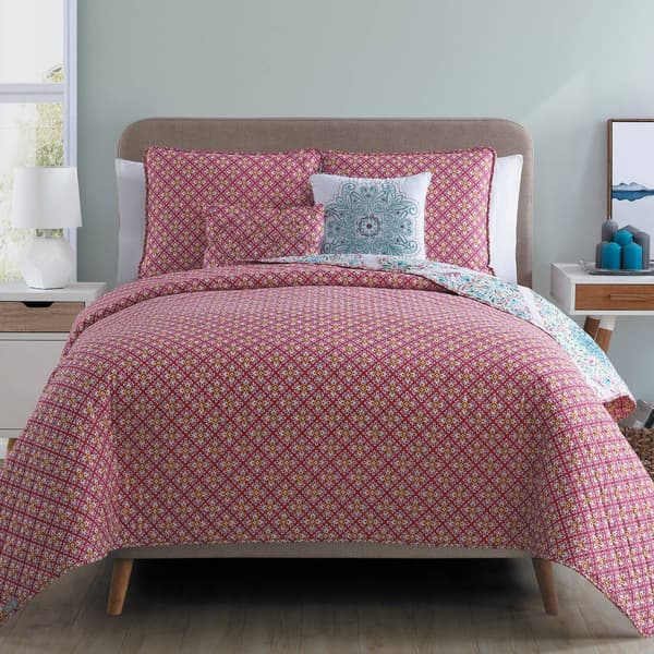 VCNY Home Windsor Reversible Medallion Multicolor Quilt Set