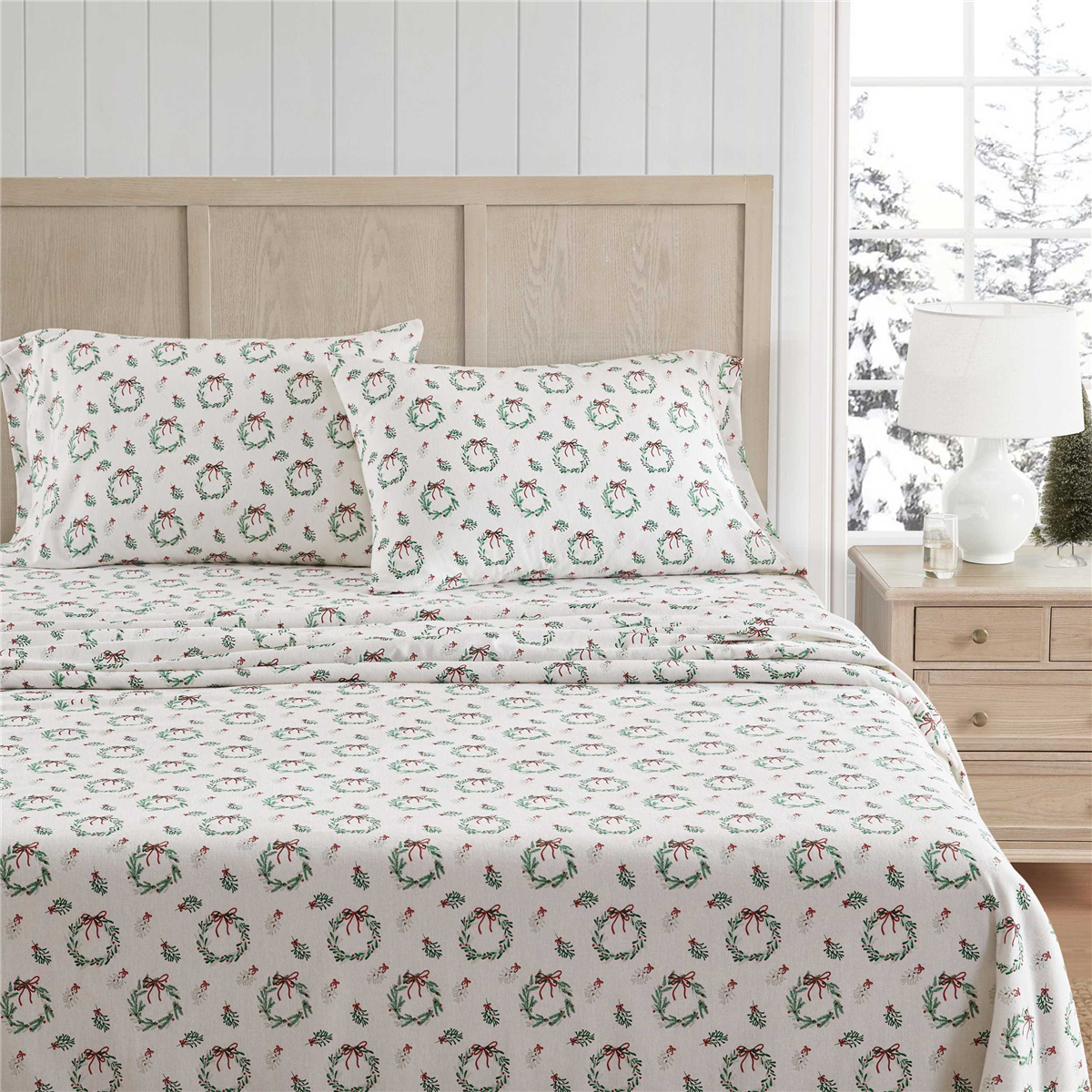Martha Stewart Wreaths & Mistletoe Sheet Set