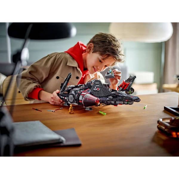 LEGO&#174; Star Wars&#174; The Dark Falcon Building Kit
