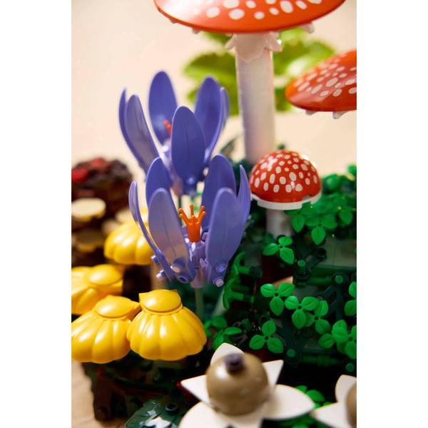 LEGO® Botanicals Woodland Mushrooms