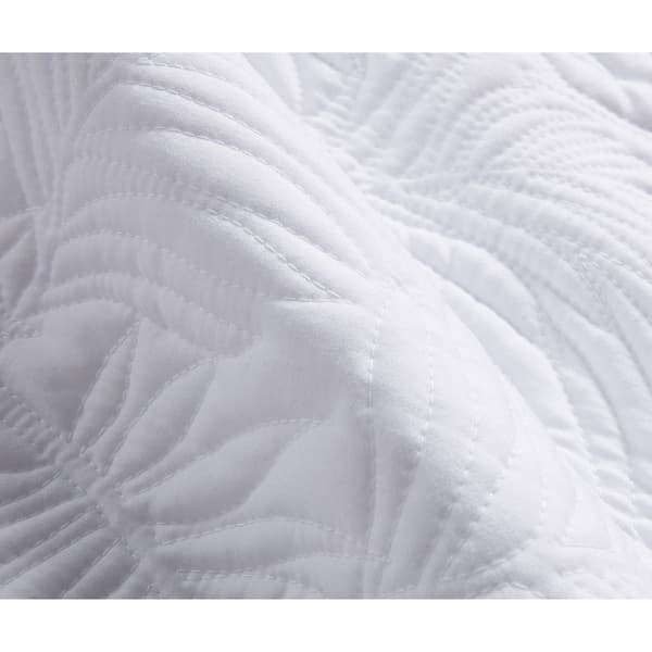 Videri Home Coastal Palm Quilt Set