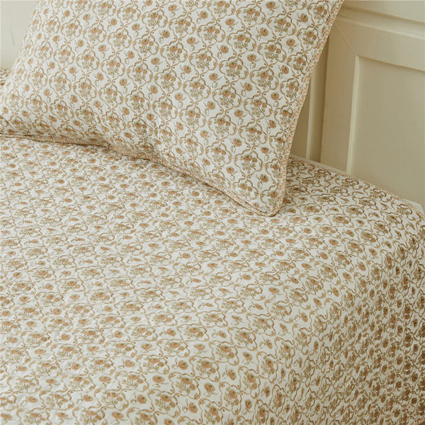 Patina Vie Maison Vintage Floral Loretta Rosey Lace Quilt Set