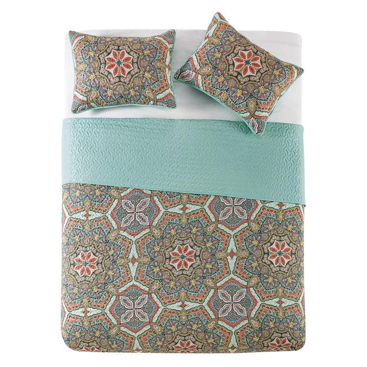 VCNY Home Yara Reversible Medallion Quilt Set