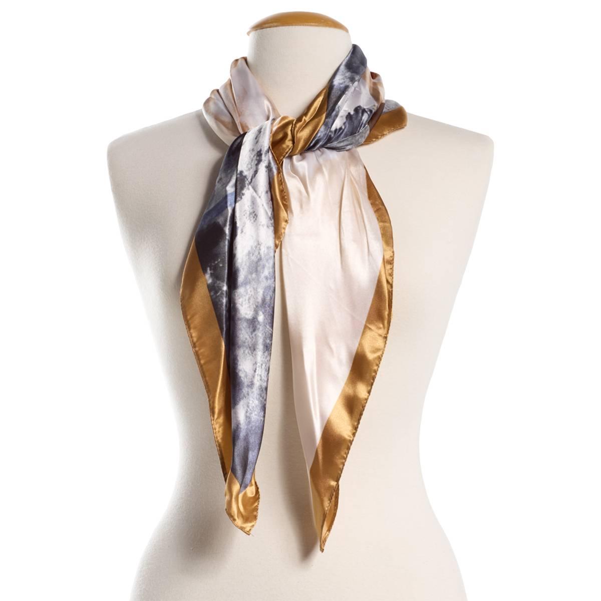 Womens Renshun Flower Square Scarf